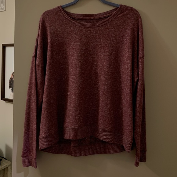 Womens maroon crewneck sweatshirt - Picture 1 of 3